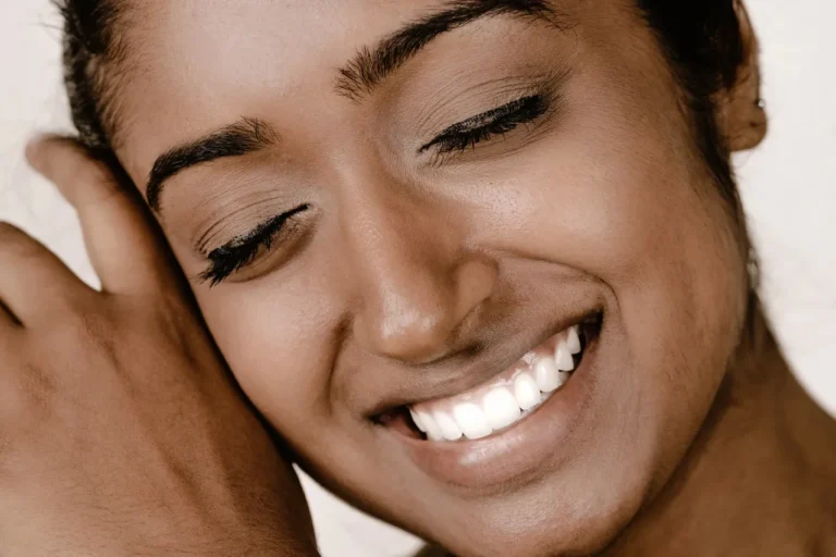 5 Ways To Get Rid Of Under Eye Bags & Dark Circles