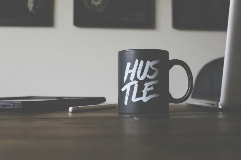 15 Profitable Side Hustles for Moms (That You Can Start from Home)
