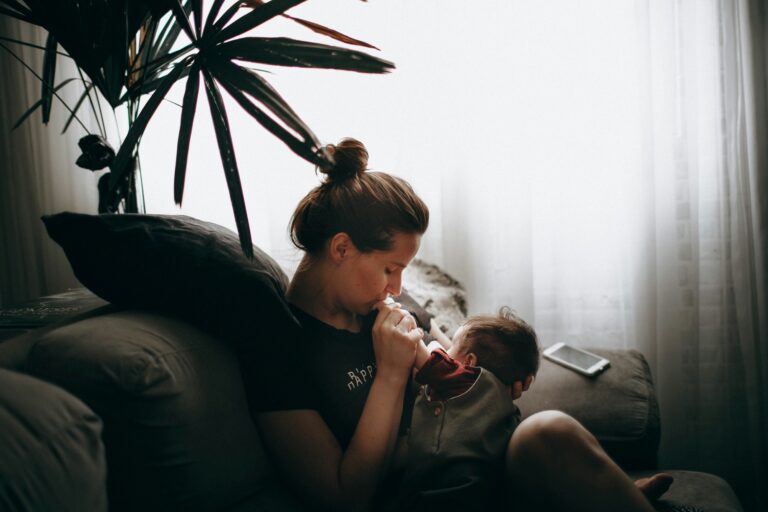 Burnout Signals Every Mom Should Recognize (Before It’s Too Late)